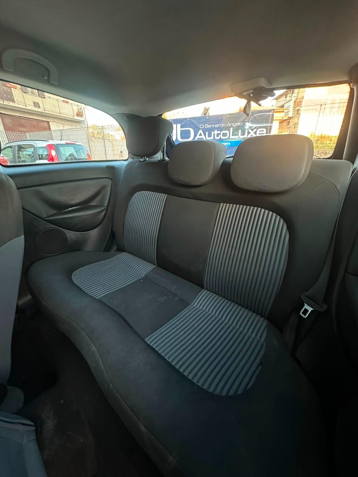 Lancia Ypsilon 1.3 MJT 75CV Platino
