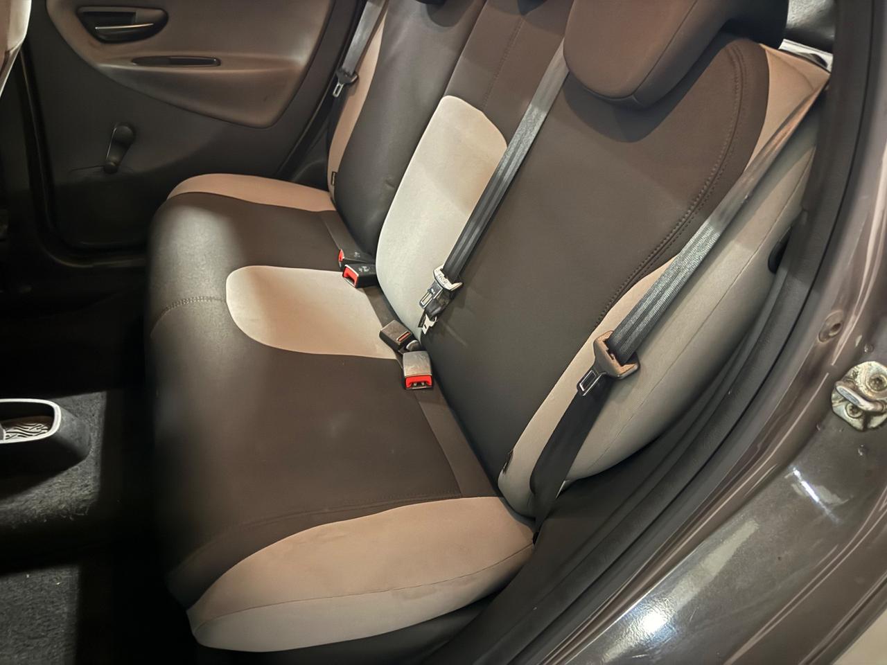 Lancia Ypsilon 1.2 69 CV 5 porte GPL Ecochic Silver