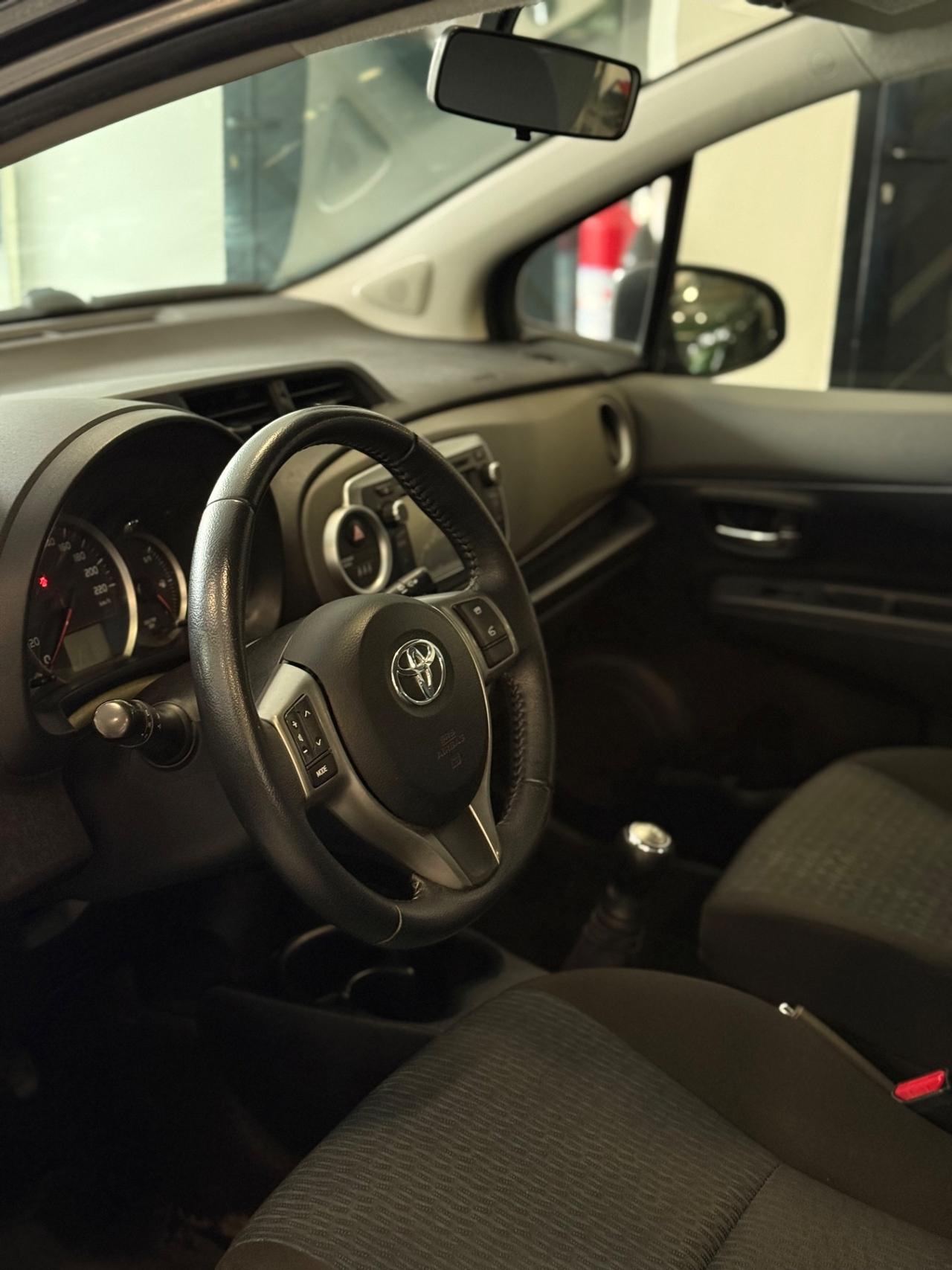 Toyota Yaris 1.0 5 porte Active