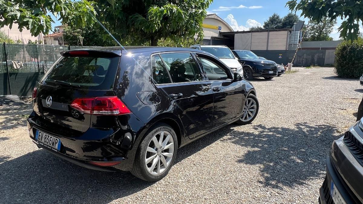 VOLKSWAGEN - Golf 1.6 tdi Trendline 5p