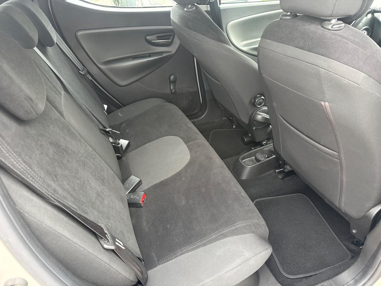 Lancia Ypsilon 1.2 69 CV 5 porte S&S Platinum