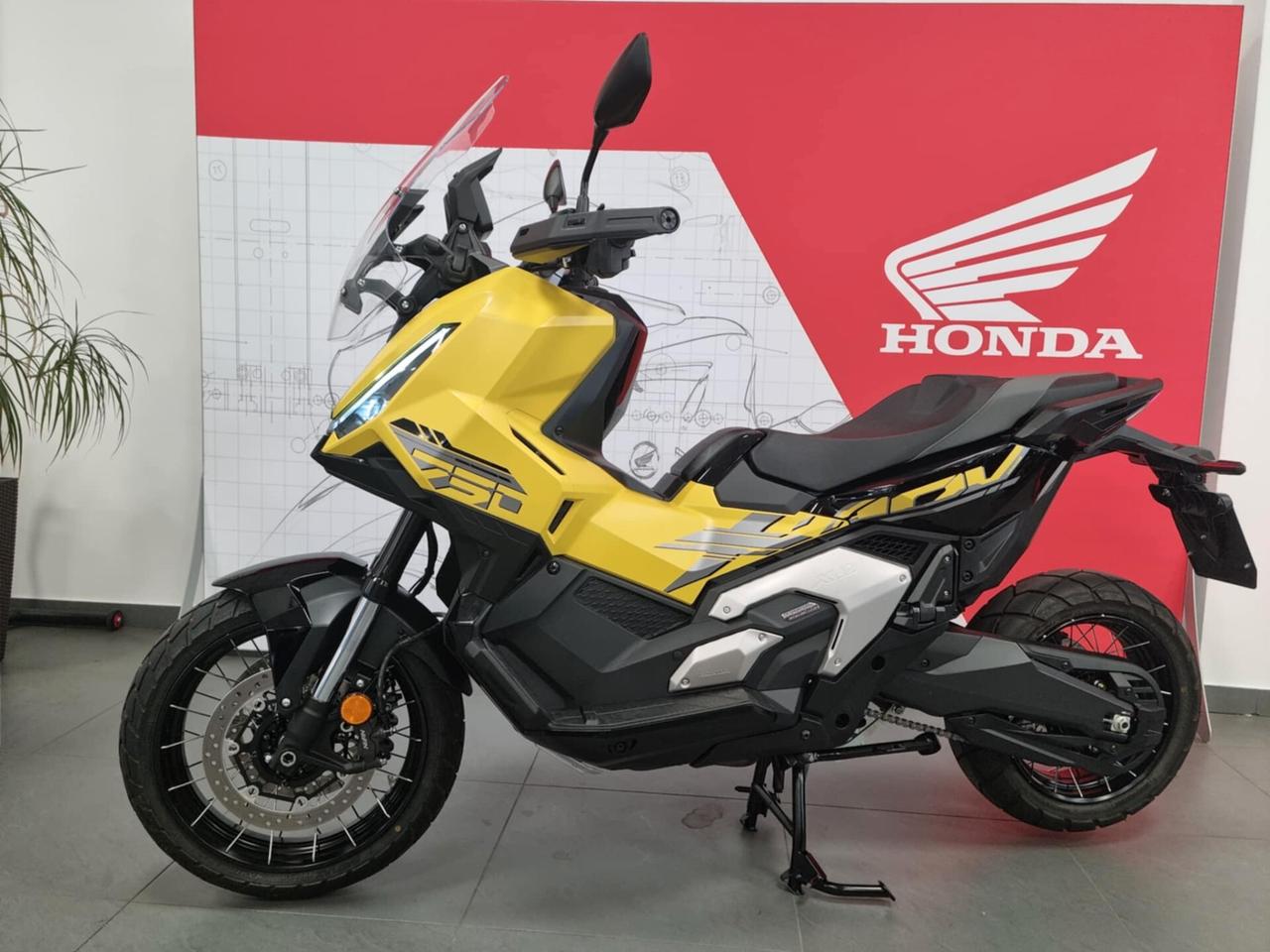 HONDA X-ADV 750 - 2025 - 1957 km