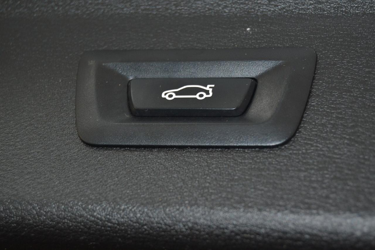 Bmw X1 sDrive18d xLine Plus Navi/Pelle/LED