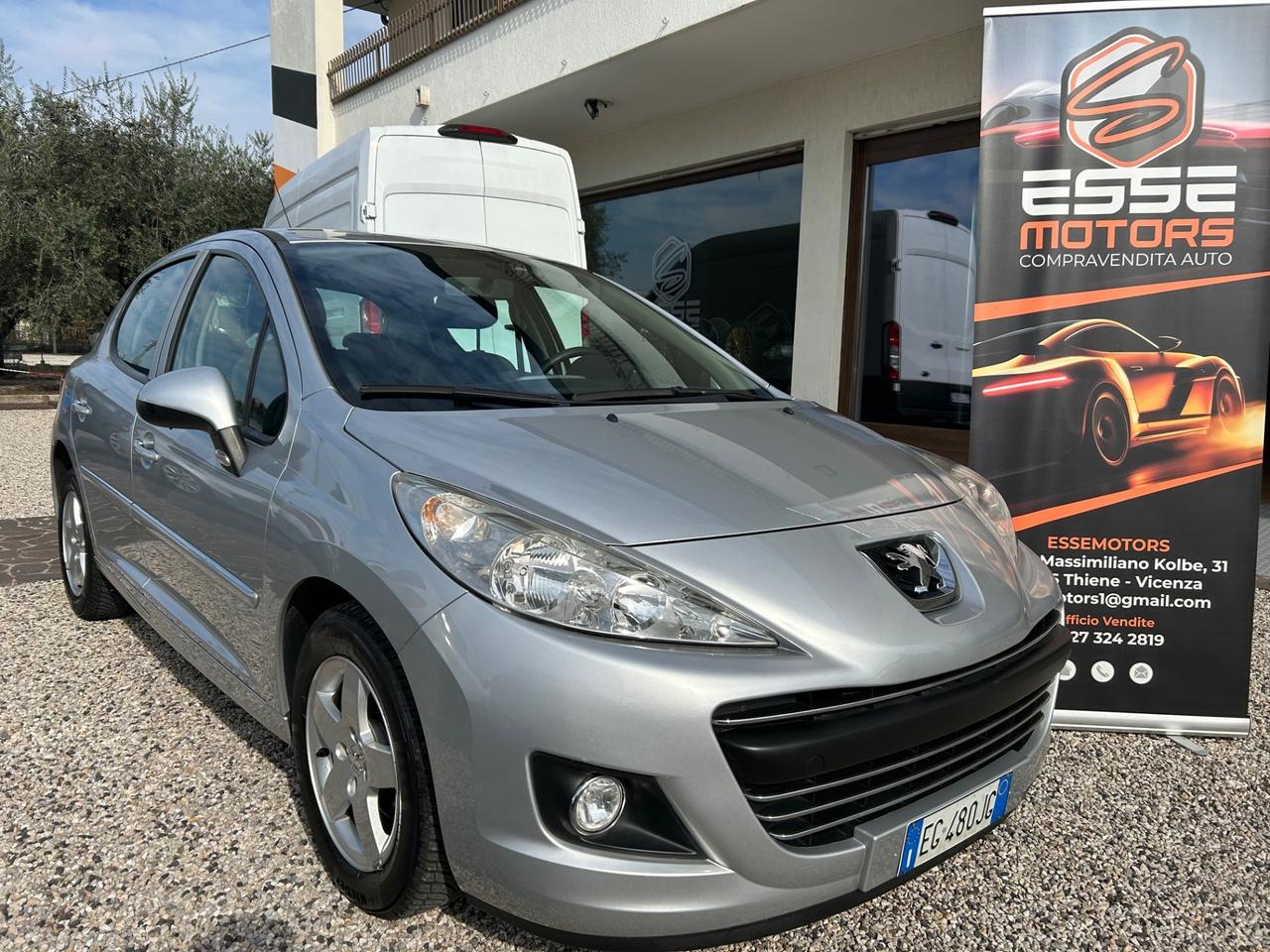 Peugeot 207 - 2011 1.4 8V 75CV 89.000 KM