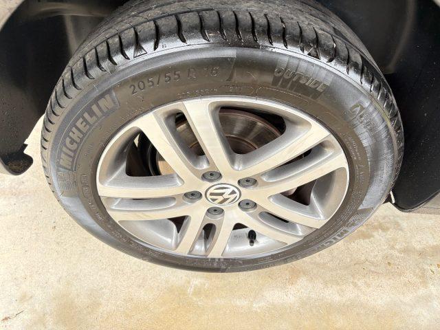 VOLKSWAGEN Touran 1.6 BENZINA FARI FENDI CERCHI IN LEGA OK NEOP