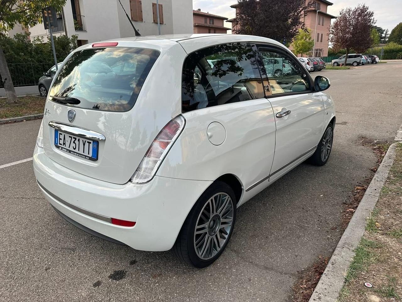 Lancia Ypsilon 1.4 New Oro Ecochic GPL