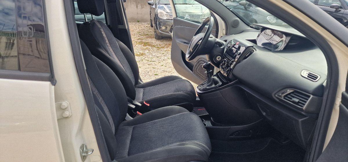 LANCIA Ypsilon 1.2 69 CV 5 porte GPL Ecochic S Momodesign