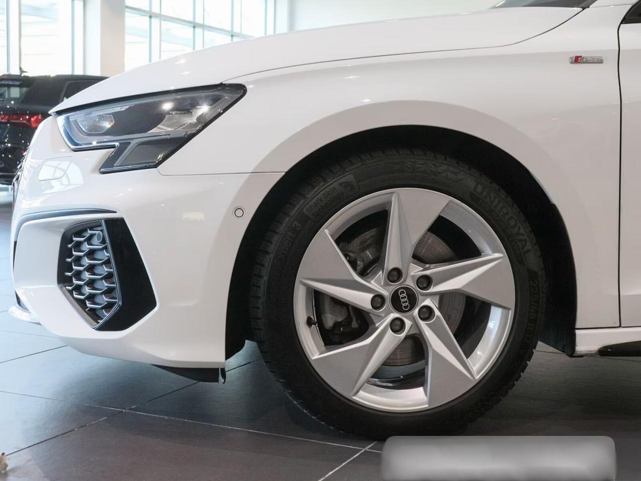 Audi A3 SPB 30 TFSI S line edition