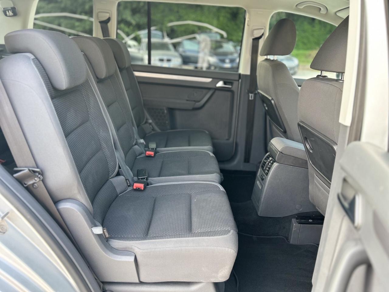 VOLKSWAGEN TOURAN 1.6 TDI 105CV 7 POSTI OK NEOP.