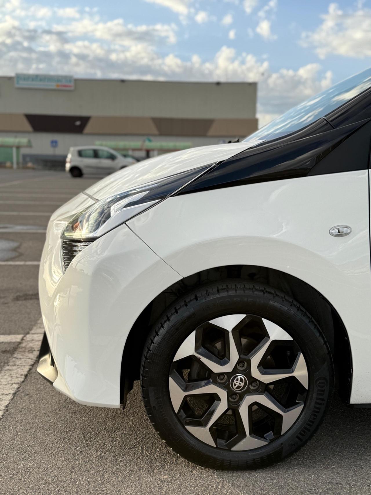 Toyota Aygo 1.0 VVT-i 69 CV 5 porte x-business