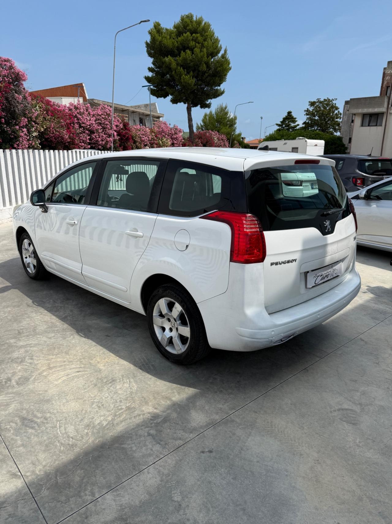 Peugeot 5008 1.6 HDi 115CV Business