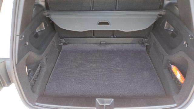 MERCEDES-BENZ GLB 200 d Automatic Premium