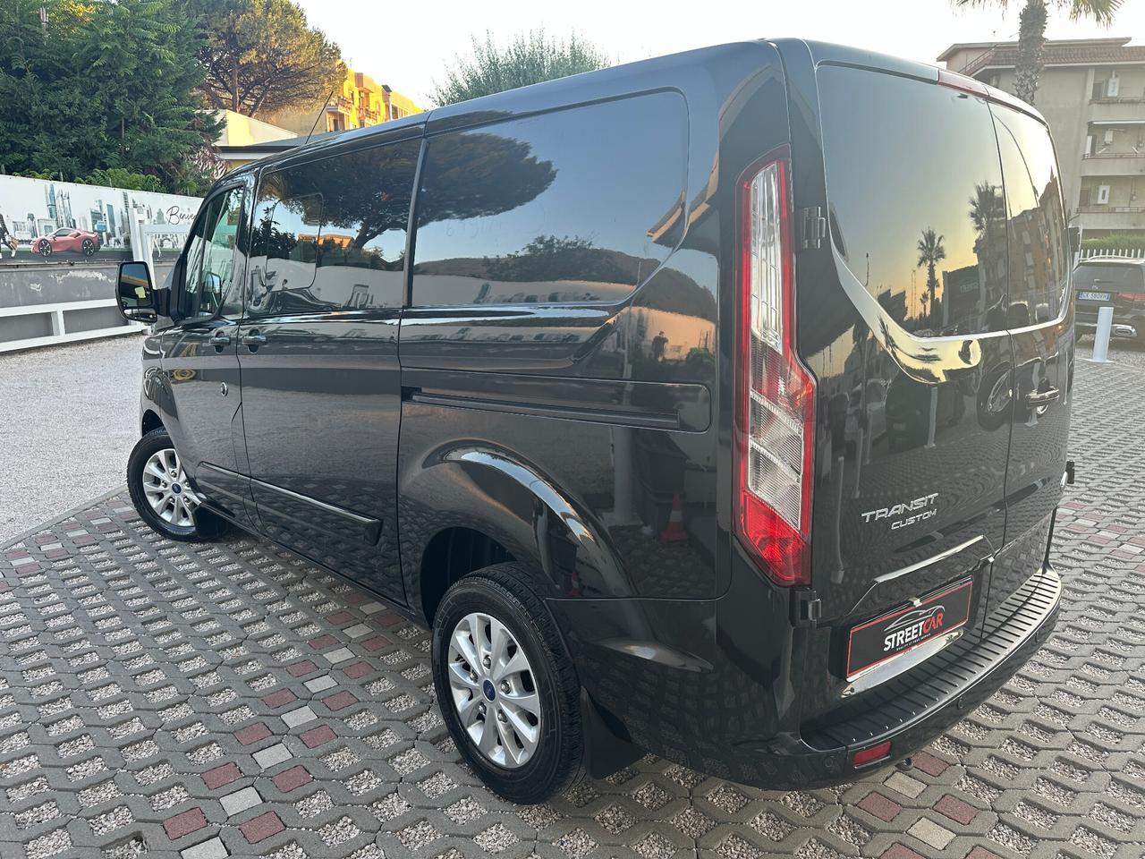FORD TRANSIT CUSTOM 300 AUTOMATICO TITANIUM