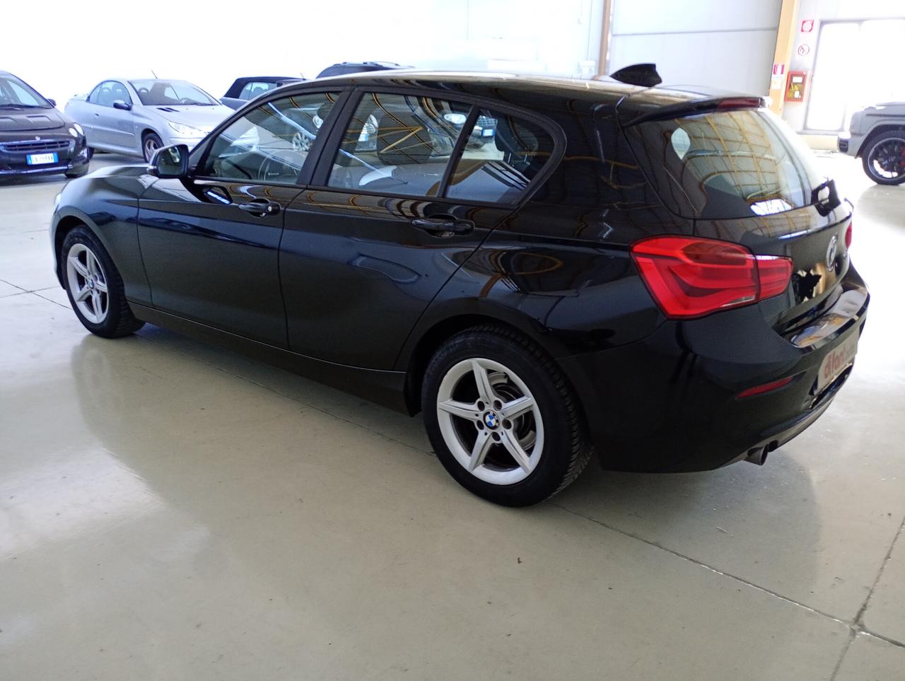 Bmw 116 116d 5p. Urban