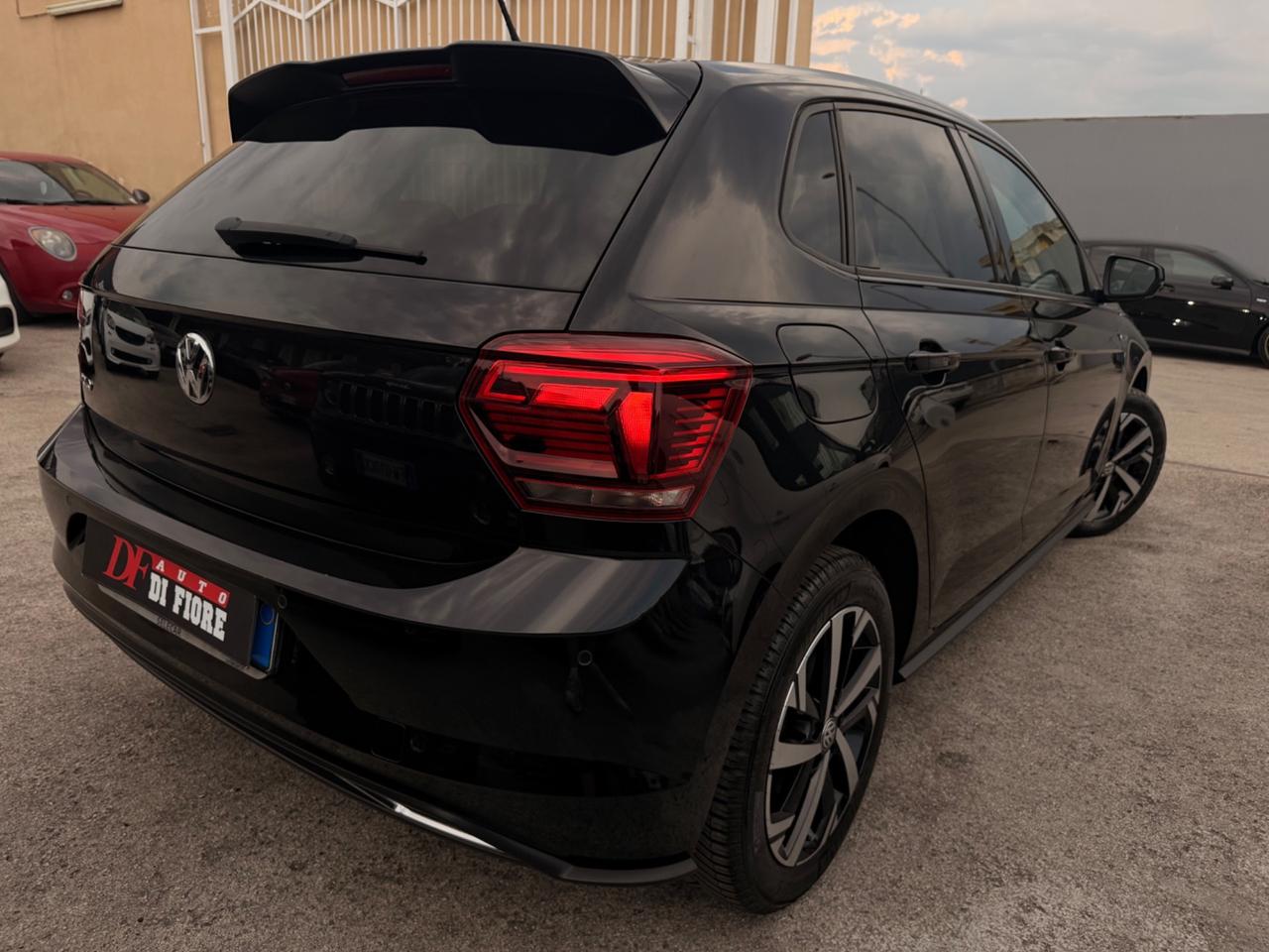Volkswagen Polo 1.6 TDI 95cv R-LINE FULL LED MATRIX