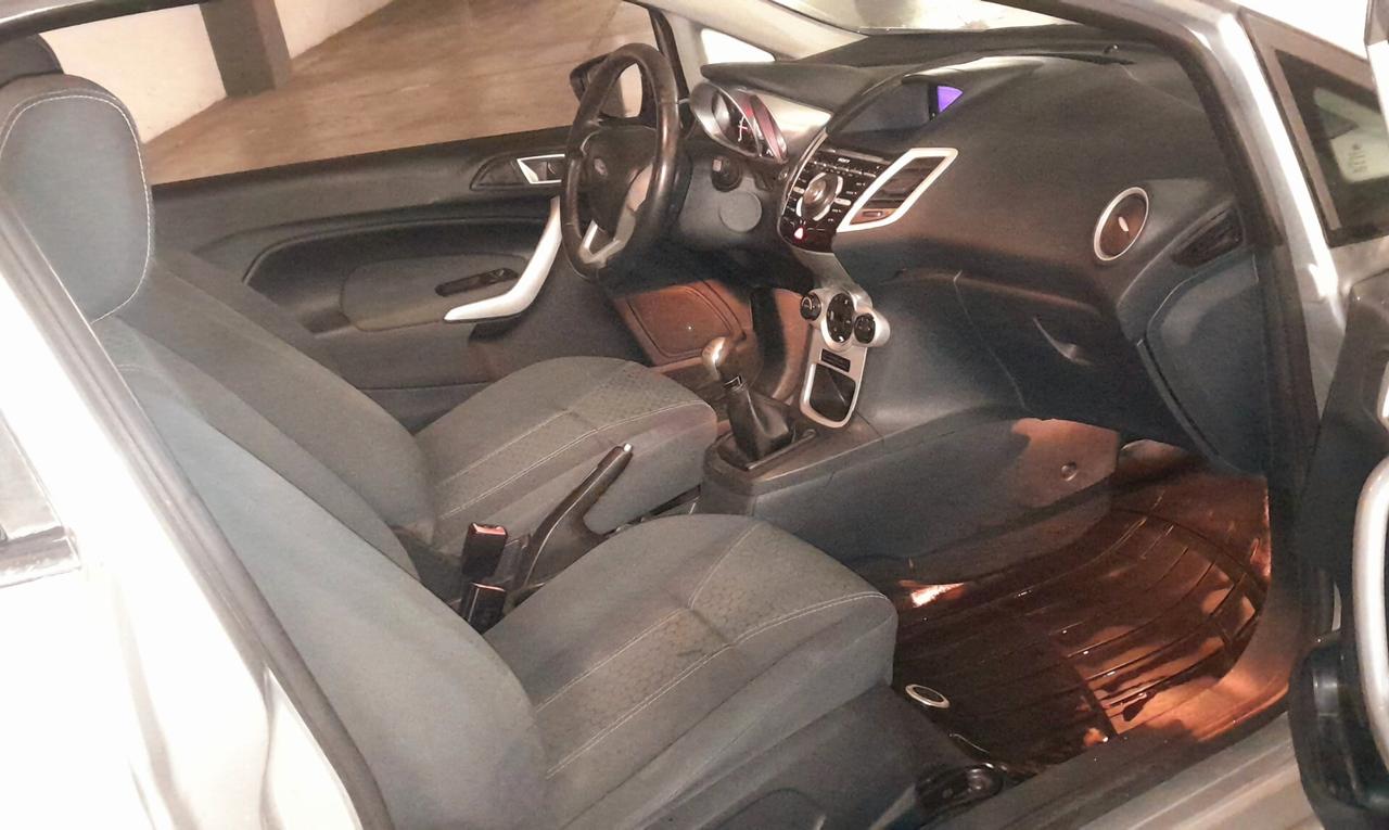 Ford Fiesta 1.4 TDCi 70CV 3 porte Titanium