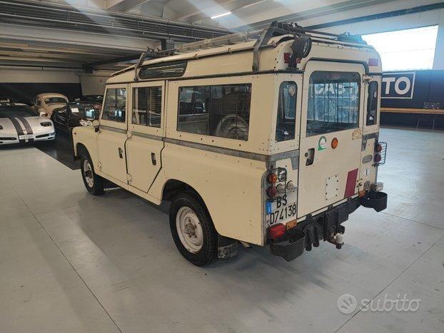 Land Rover Defender Autocarro