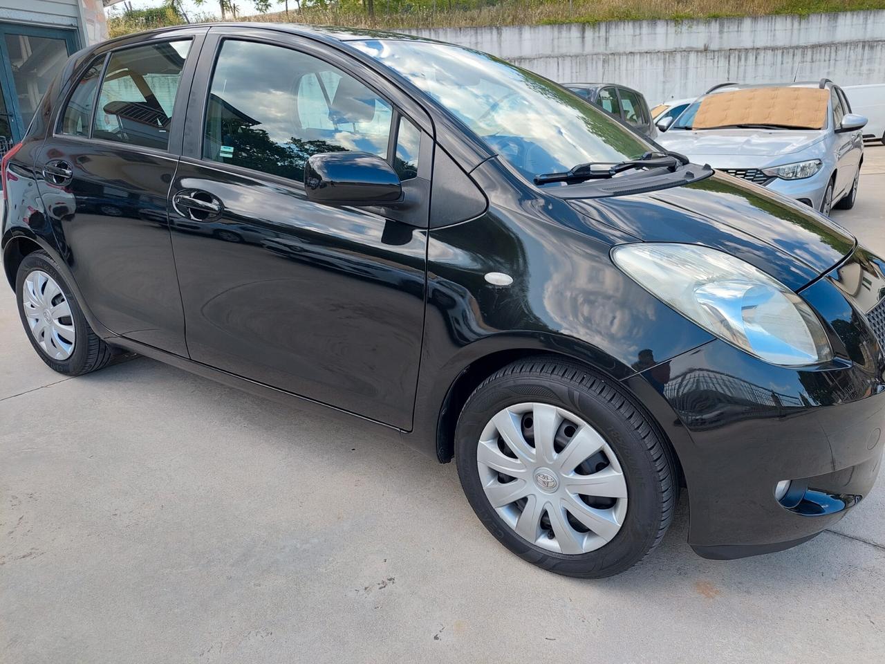 Toyota Yaris 1.4 D-4D 5 porte Sol PERFETTA