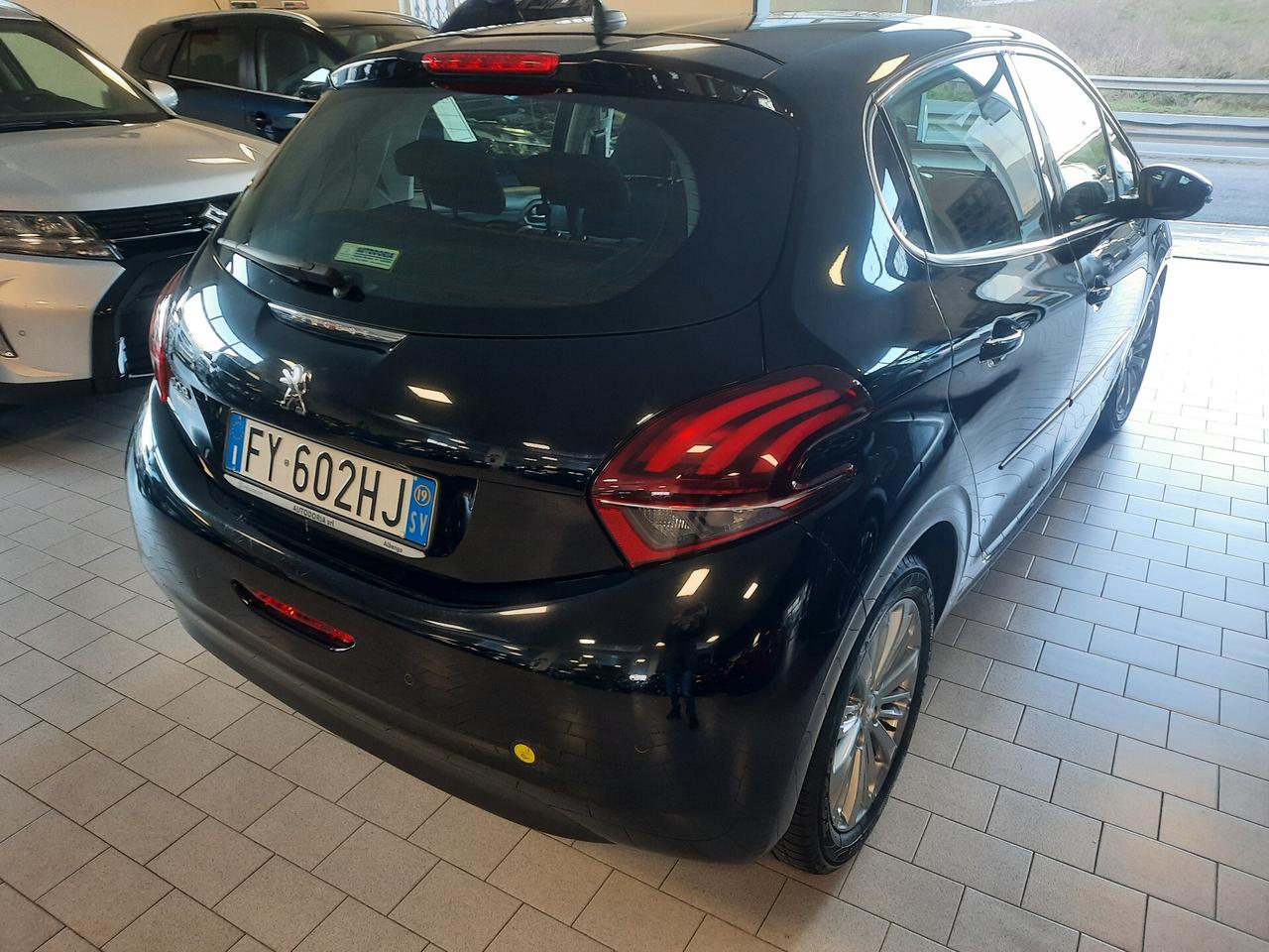 Peugeot 208 BlueHDi 100 S&S 5 porte Allure