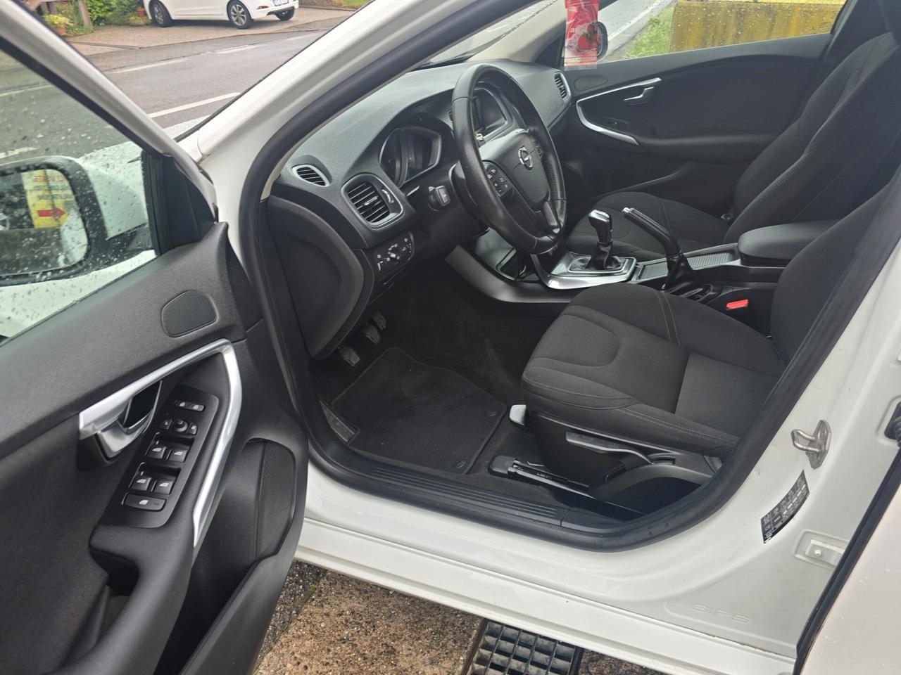 Volvo V40 D2
