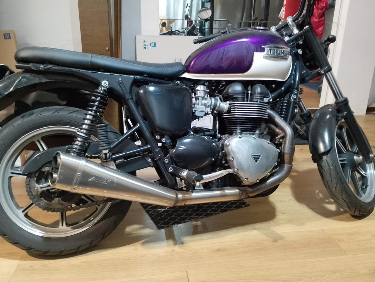 Triumph Bonneville SE
