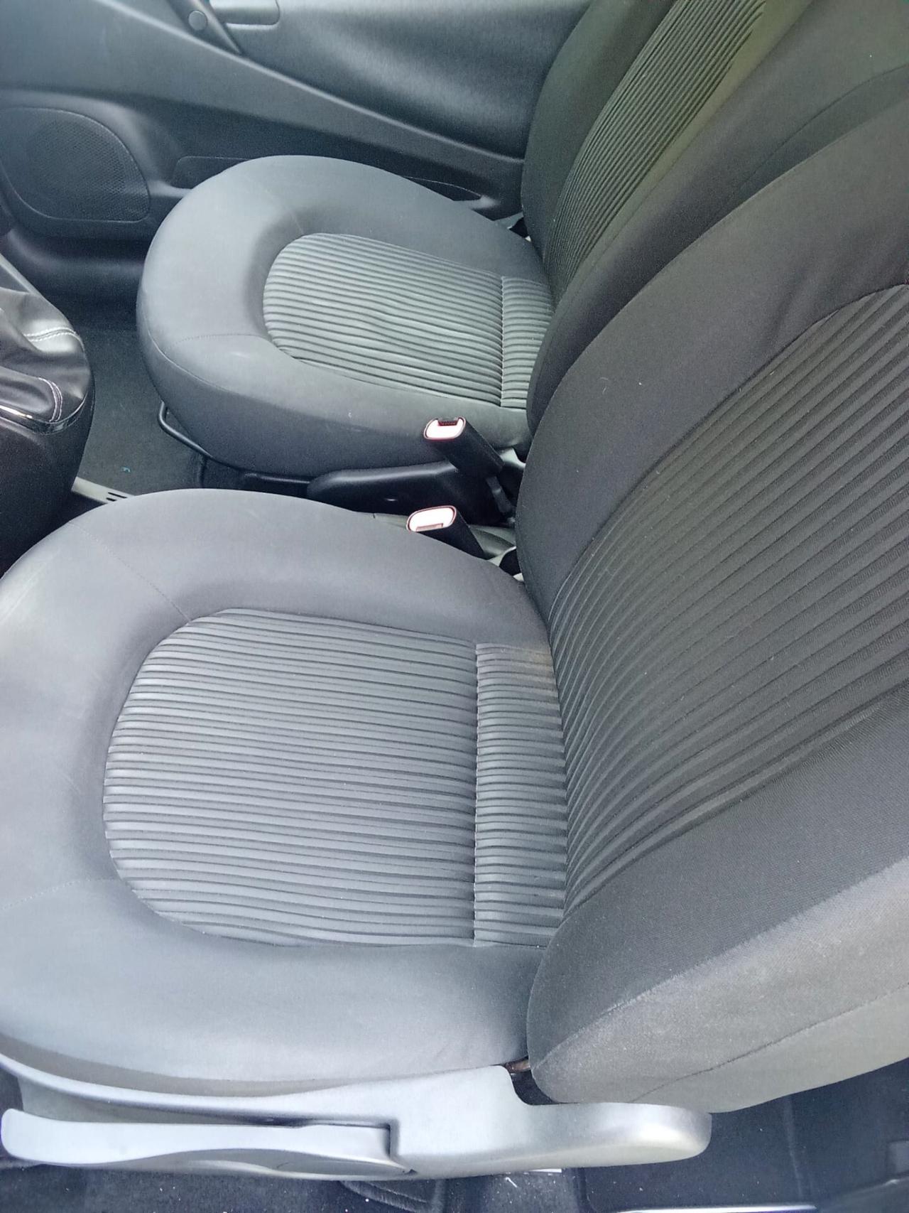 Lancia Ypsilon 1242 oro