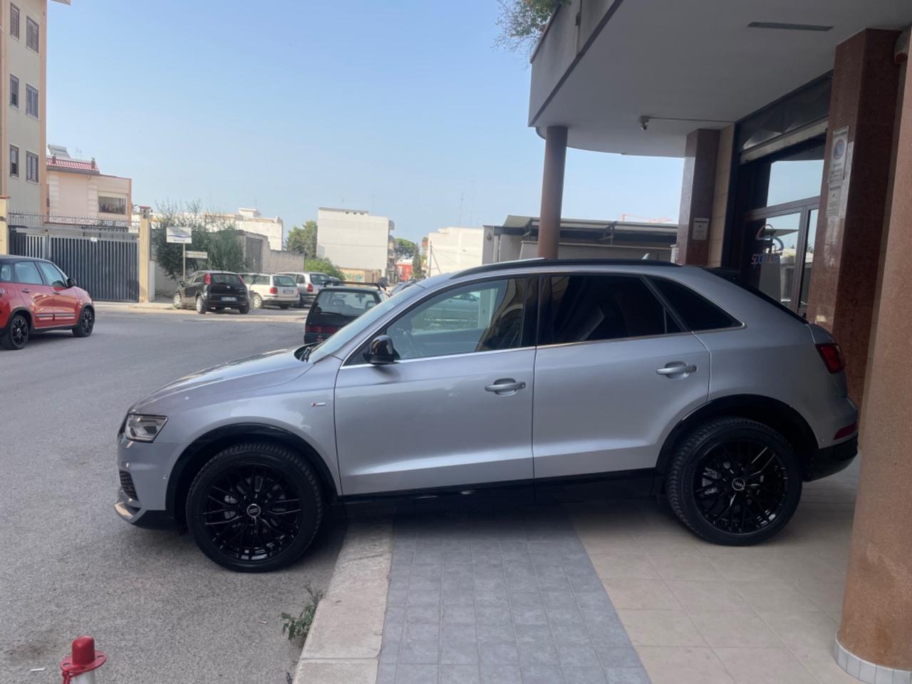 Audi Q3 2.0 TDI 150 CV SLINE COMPETITION TETTO NAVY PELLE XENO BOSE 19'