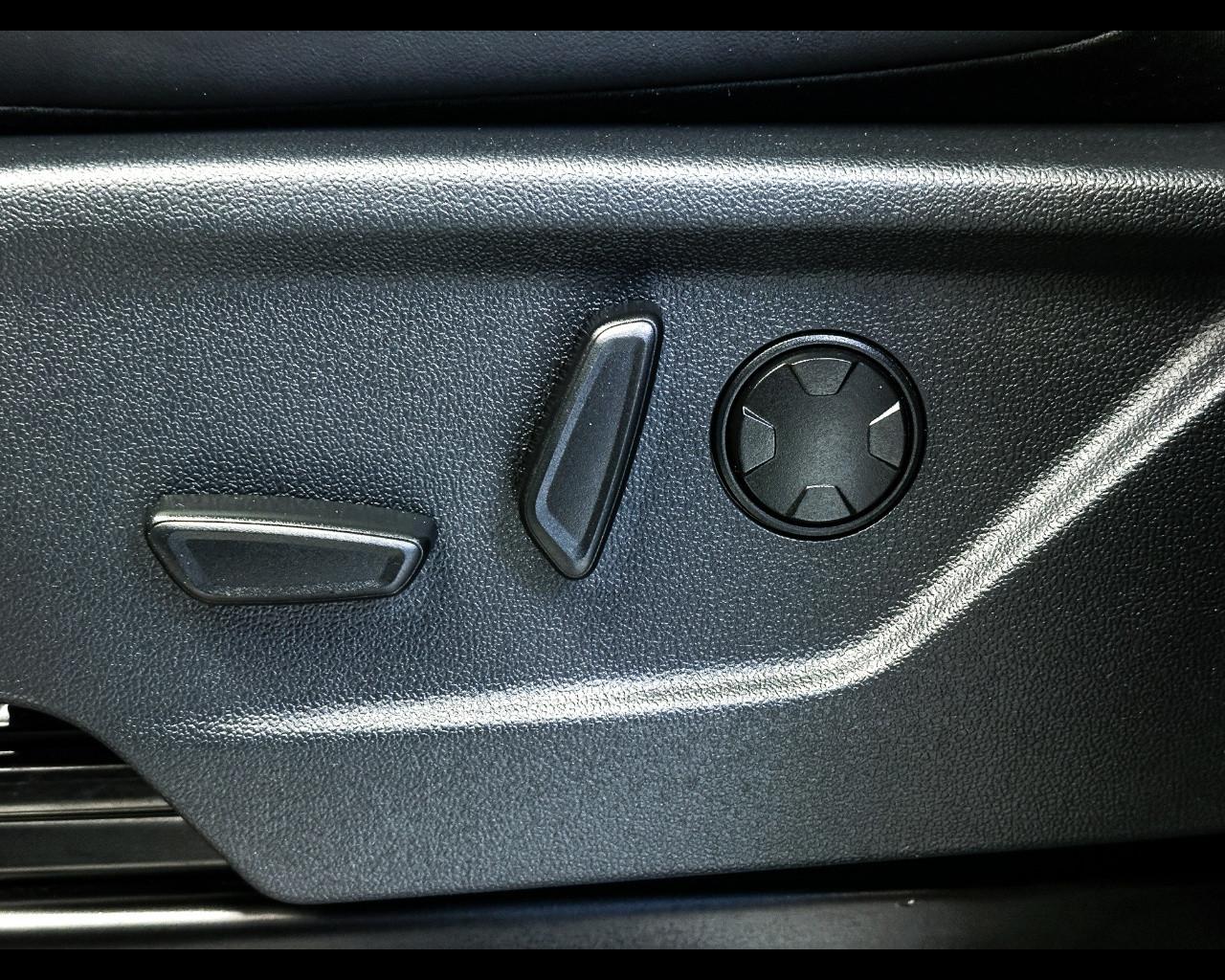 FORD Tourneo Custom 2ªs - Tourneo Custom 320 2.0 EcoBlue 170CV aut. PC Titanium