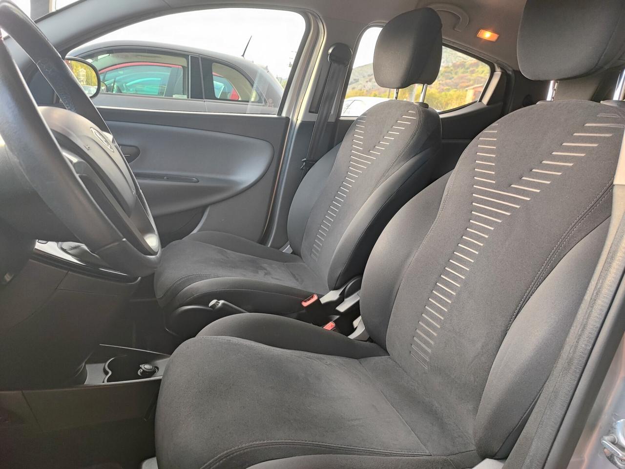 Lancia Ypsilon 1.2 69 CV 5 porte S&S Platinum