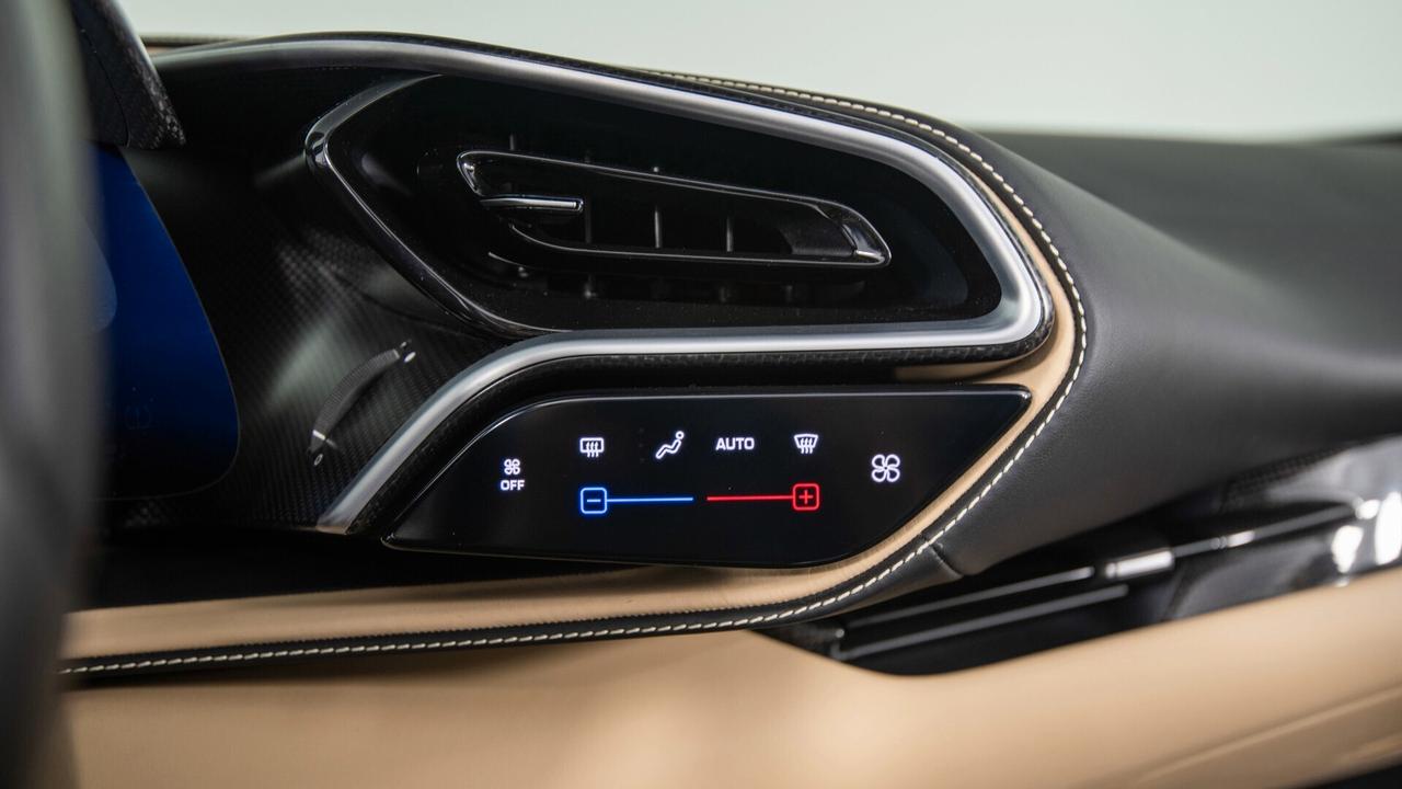 Ferrari 296 GTS NOLEGGIO LUNGO TERMINE - LEASING FULL INCLUSIVE