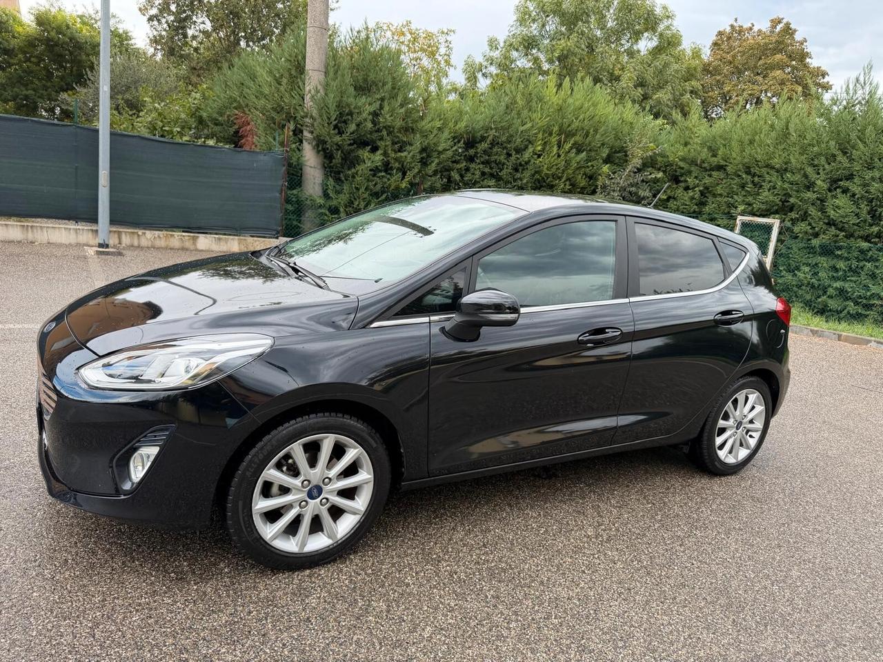 Ford Fiesta 1.1 - NEOPATENTATI - 12 MESI DI GARANZIA -