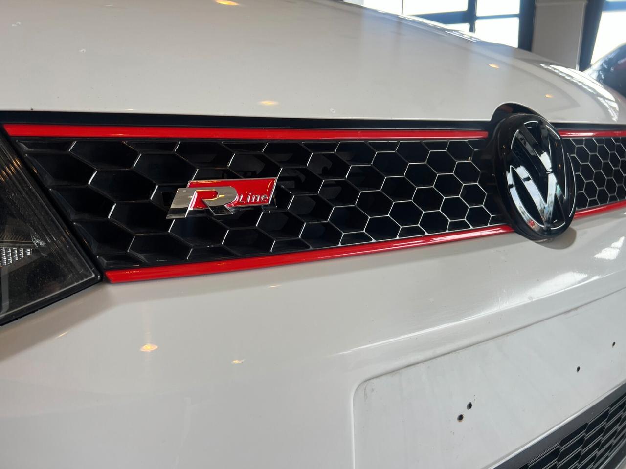 Volkswagen Polo 1.2 R-LINE/ GARANZIA