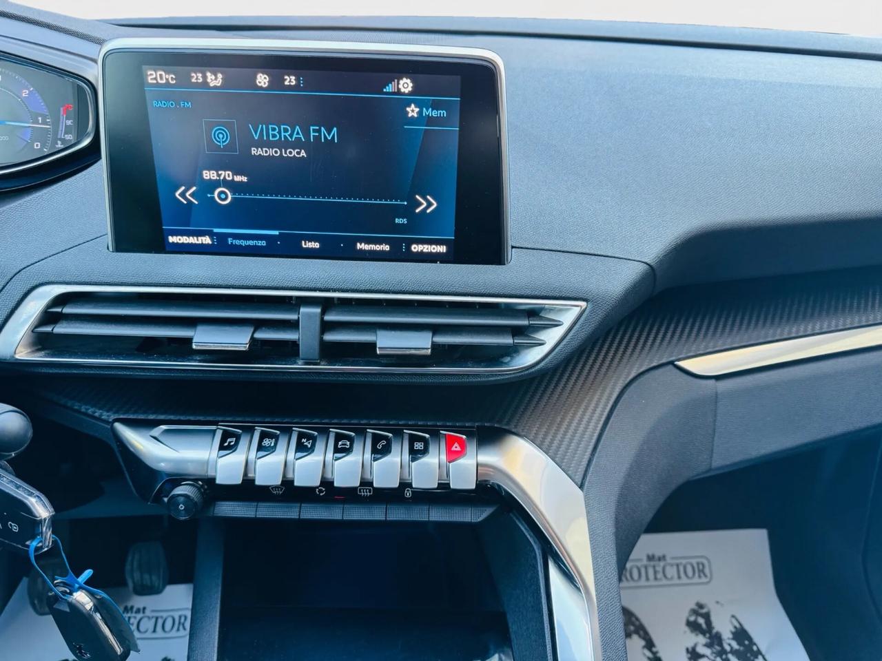 Peugeot 3008 1.5 BlueHDi Allure 2020 anche per neo
