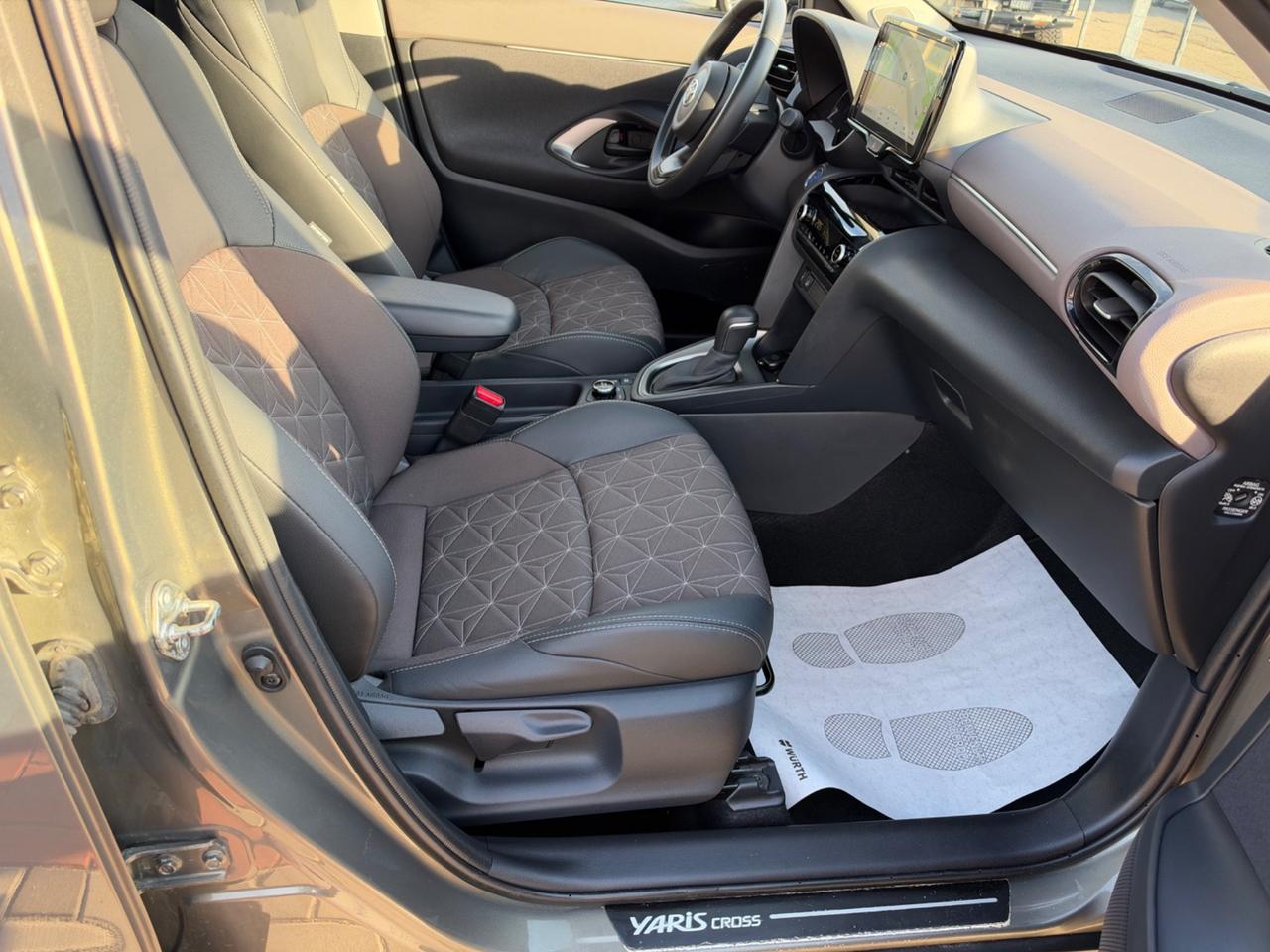 Toyota Yaris Cross 1.5 Hybrid 5p. E-CVT AWD-i Lounge