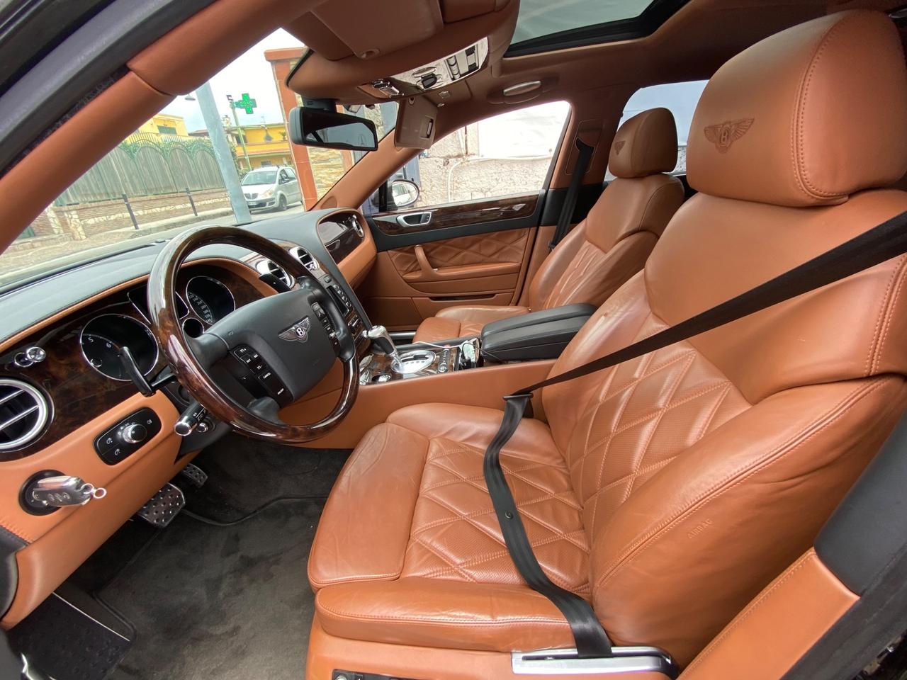 Bentley Flying Spur *W12* Chauffeur Paket