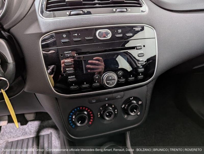 FIAT Punto 1.3 MJT 75 CV 5 PORTE LOUNGE ''NEOPATENTATI'' - DRIVE+ OUTLET