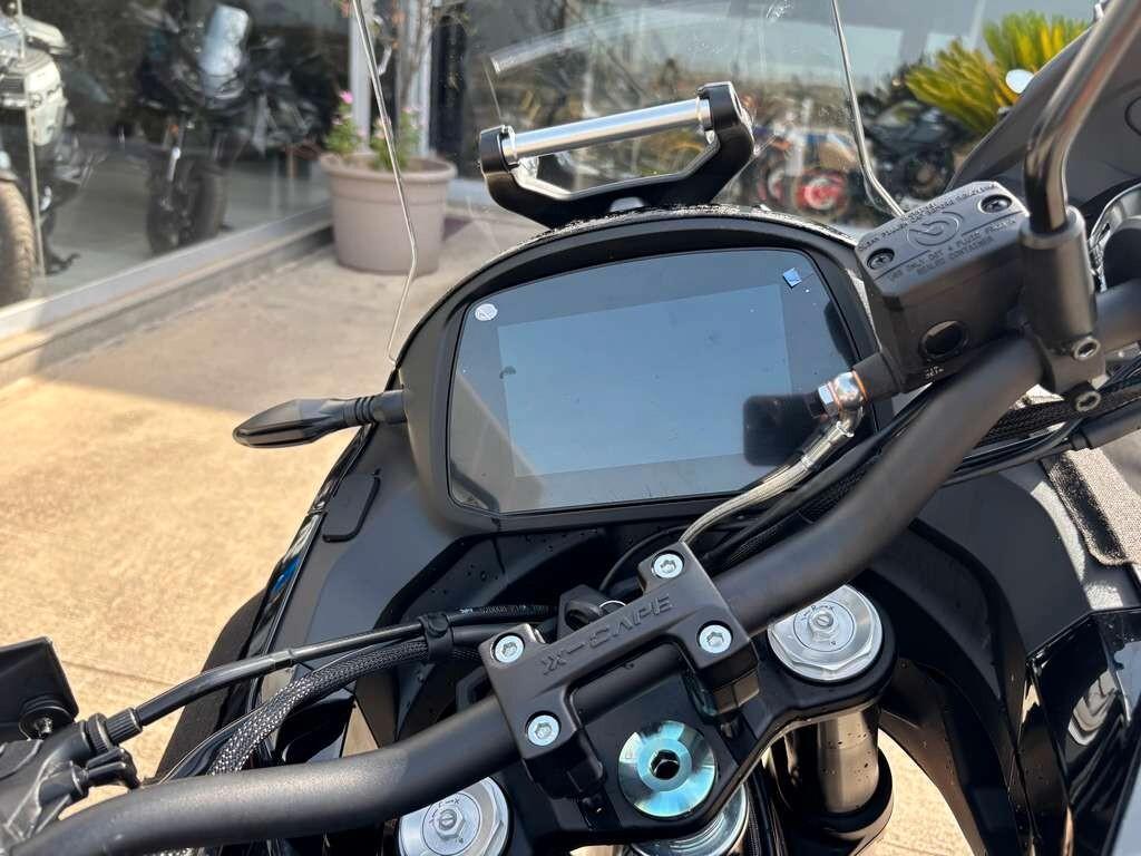 Moto Morini X-Cape 700 nuova pronta consegna a 74 euro al mese