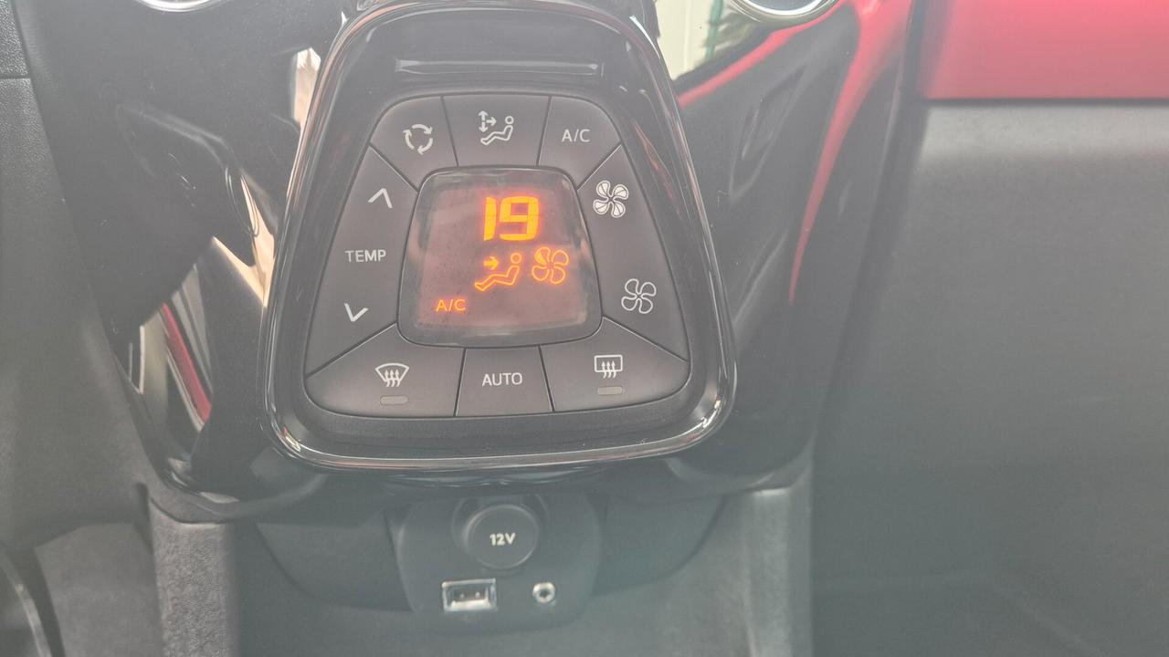 Toyota Aygo 1.0 VVT-i 69 CV 5 porte x-cool