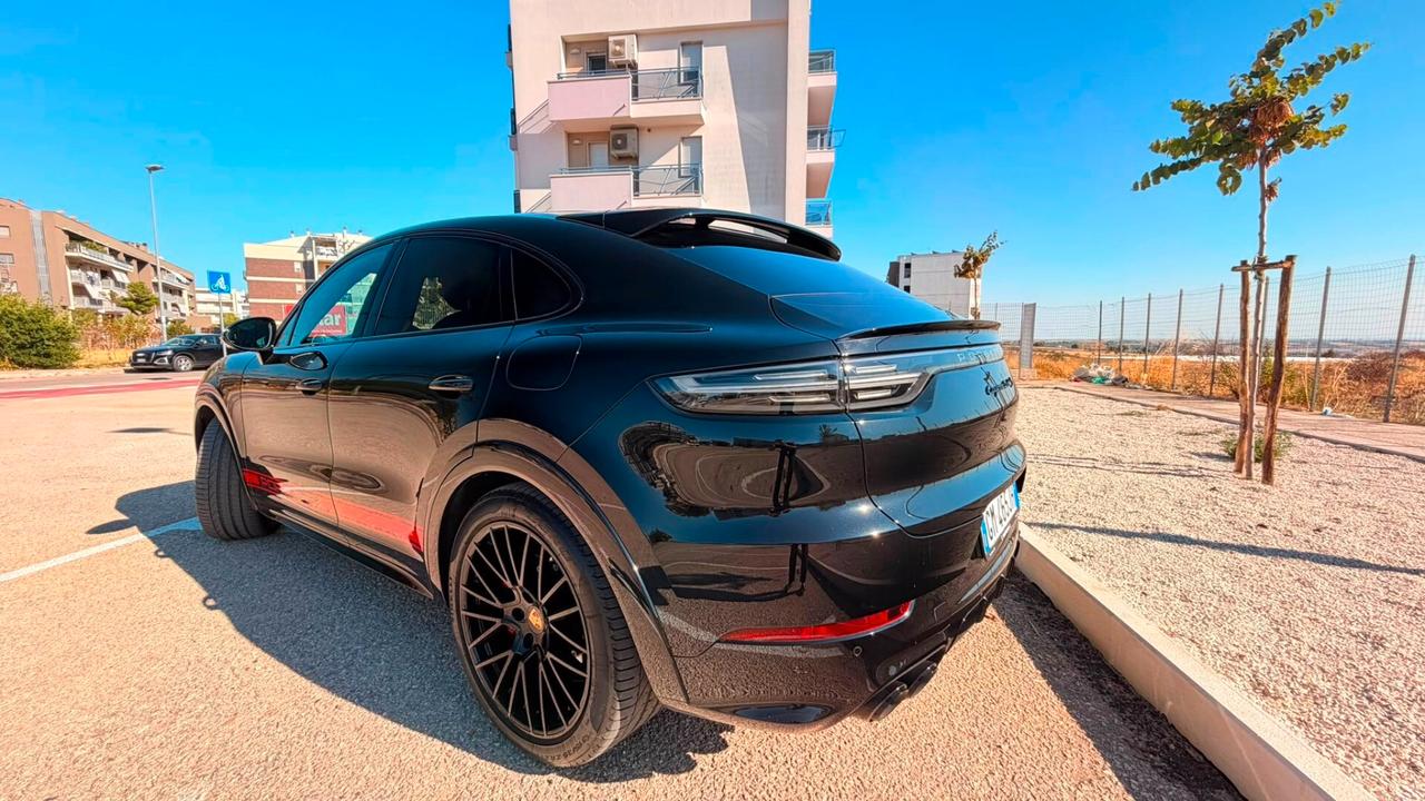 Porsche Cayenne Coupe 2022 4.0 Turbo S e-hybrid 5p.ti tiptronic 680cv