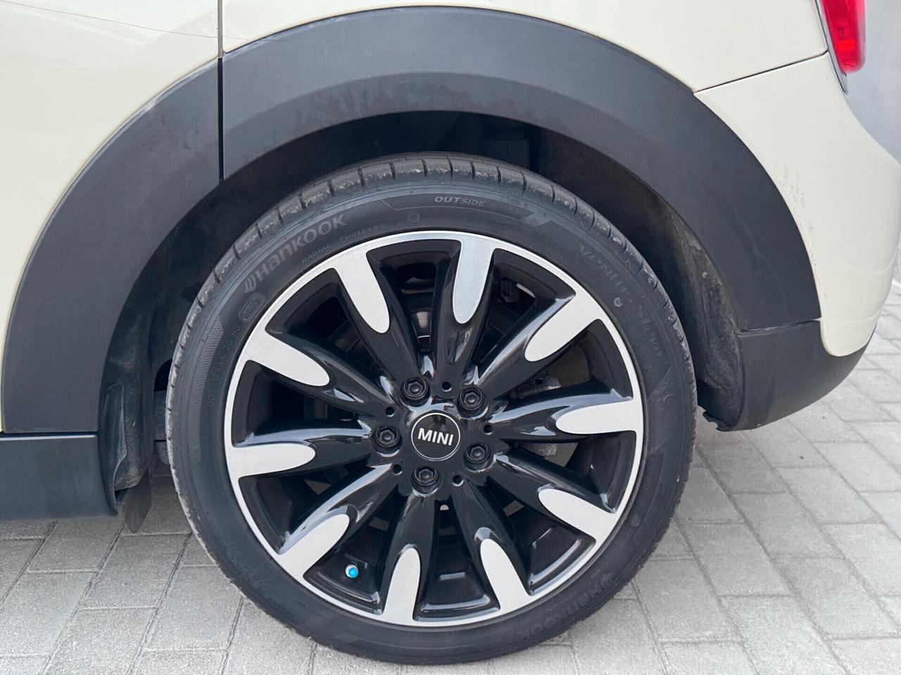 Mini Cooper D 1.5 5 porte - TAGLIANDI CERT. - GARANZIA FINO A 5 ANNI