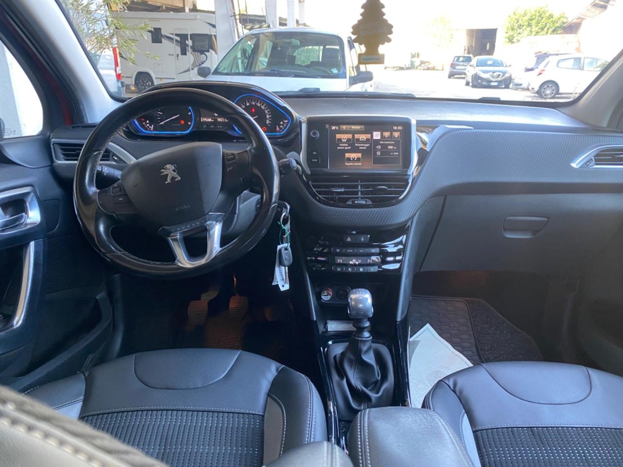 Peugeot 2008 BlueHDi 120 S&S Crossway