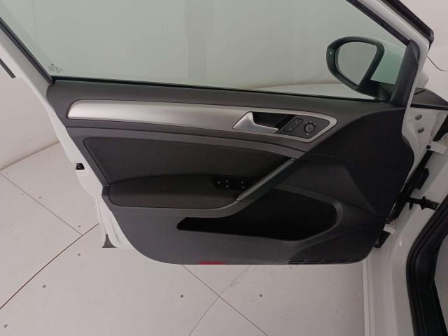 Volkswagen Golf Golf VII 2017 5p 5p 1.5 tgi Trendline 130cv dsg