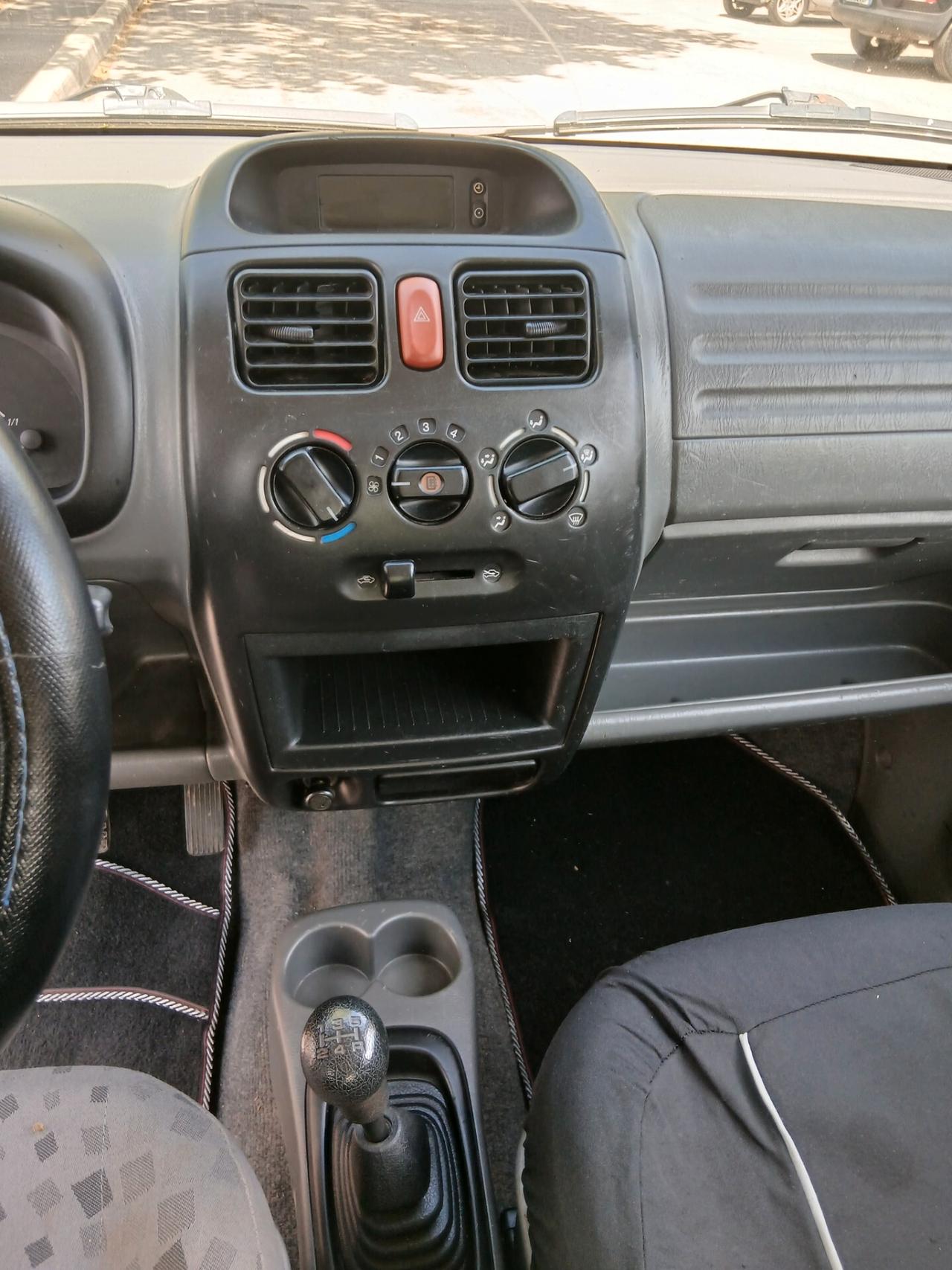 Opel Agila 1.0 12V