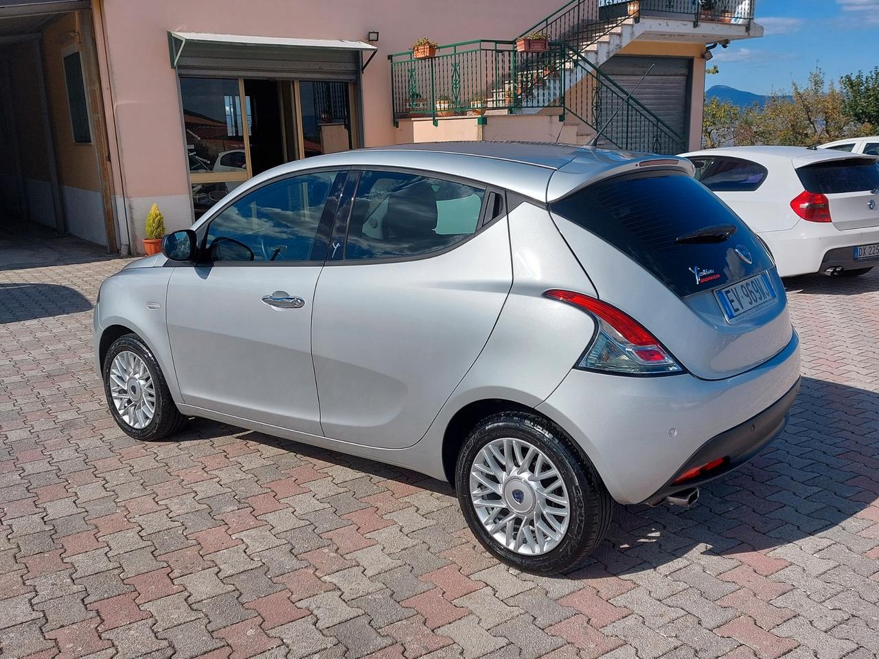 Lancia Ypsilon 1.3 MJT 16V 95 CV 5 porte S&S S Momodesign