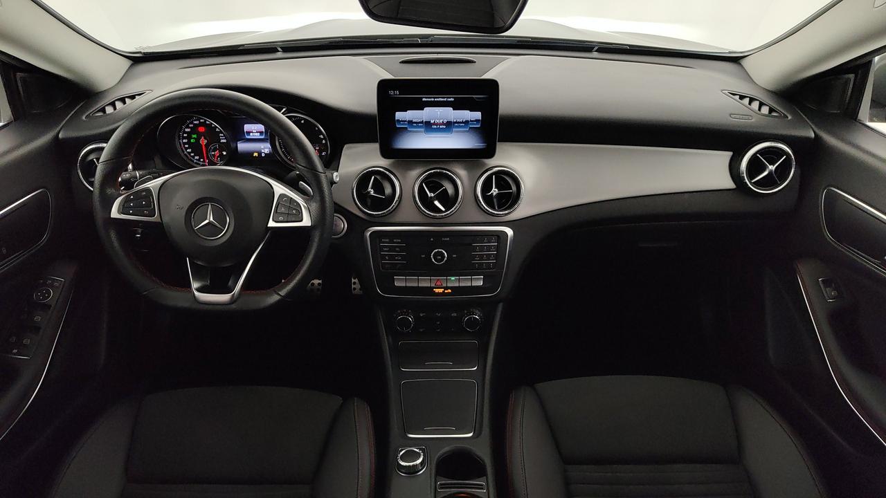 Mercedes-Benz CLA Shooting Brake 200 d Premium 4matic auto FL