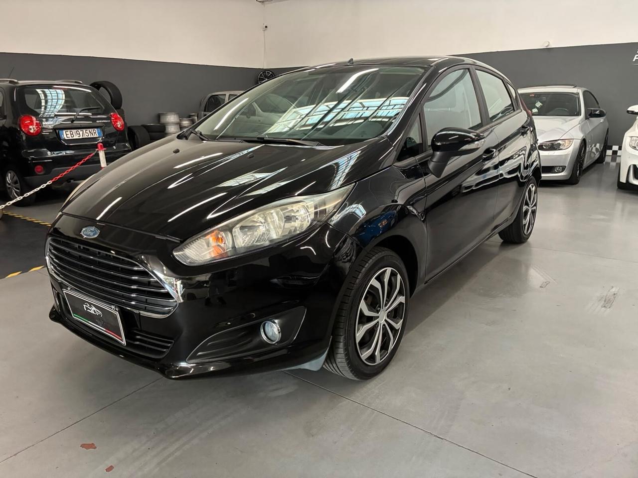 Ford Fiesta 1.2 60CV 5 porte Black & White Edition