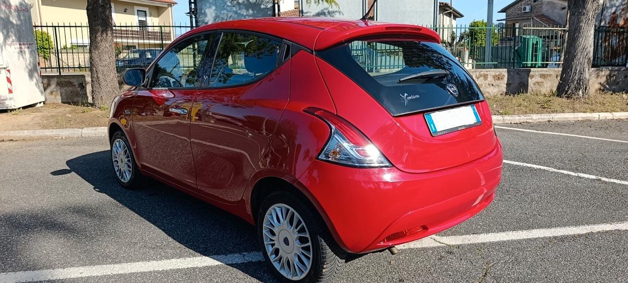 Lancia Ypsilon 1.2 5 porte Gold NEOPATENTATI