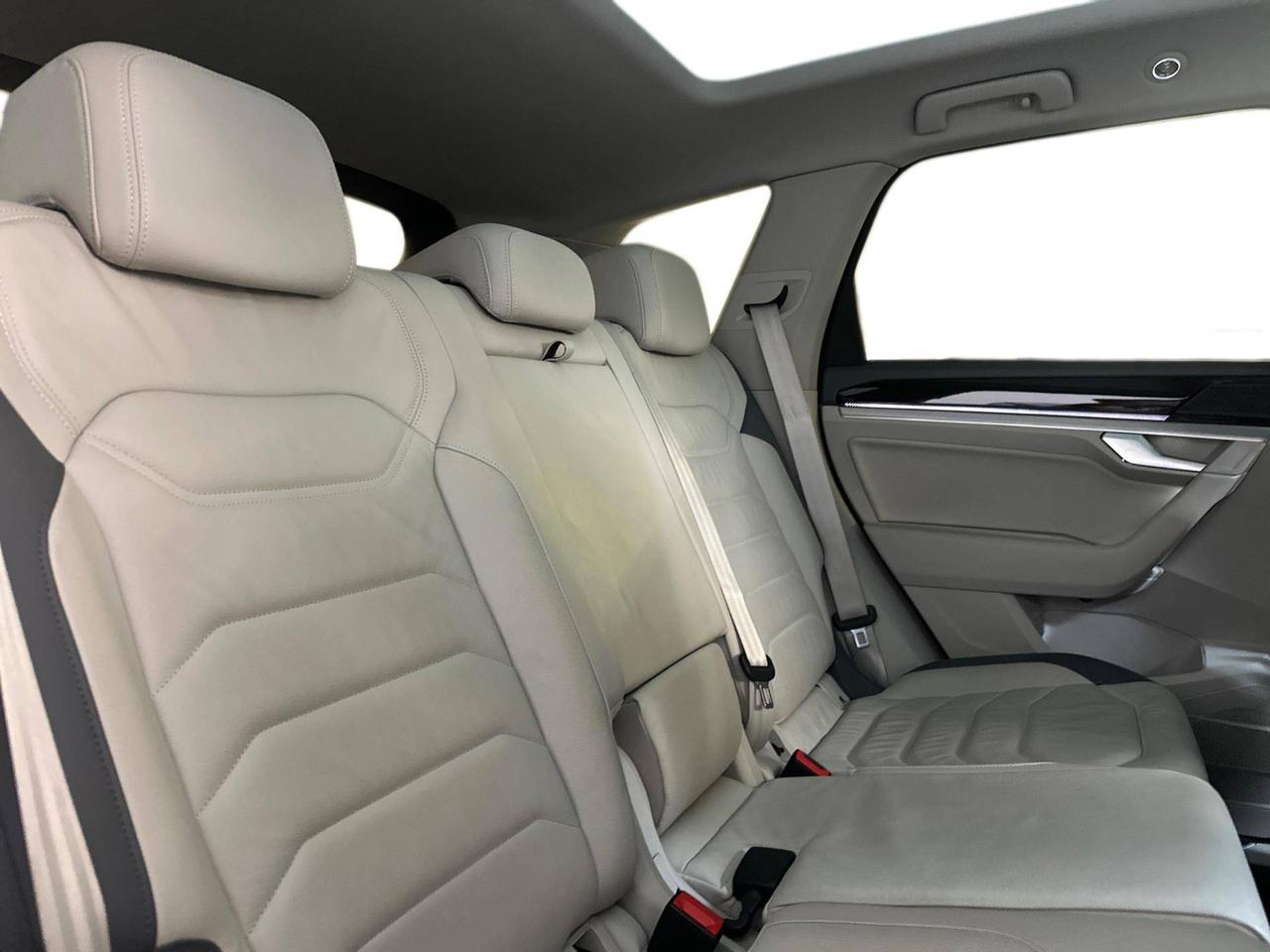 Volkswagen Touareg 3.0 V6 tdi Elegance 286cv