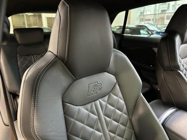 AUDI Q8 55 TFSI e Plug-in quattro S line -22" - B&O - FULL