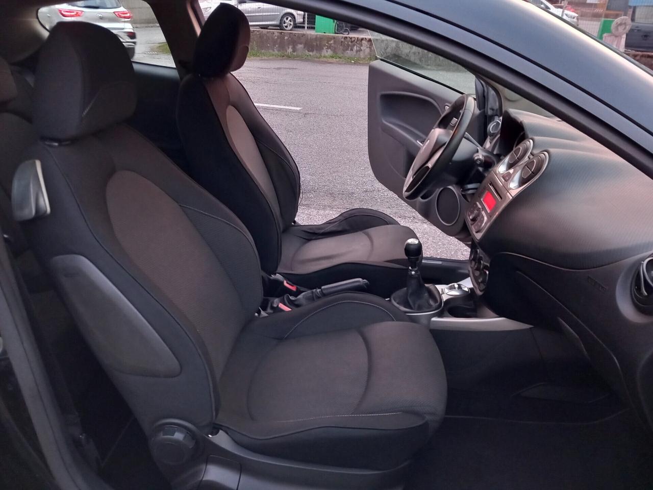 Alfa Romeo MiTo 1.4 78 CV Distinctive Sport Pack